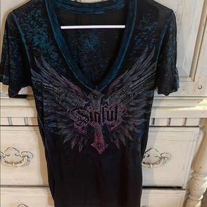 Black and Teal Graphic V-Neck T-Shirt